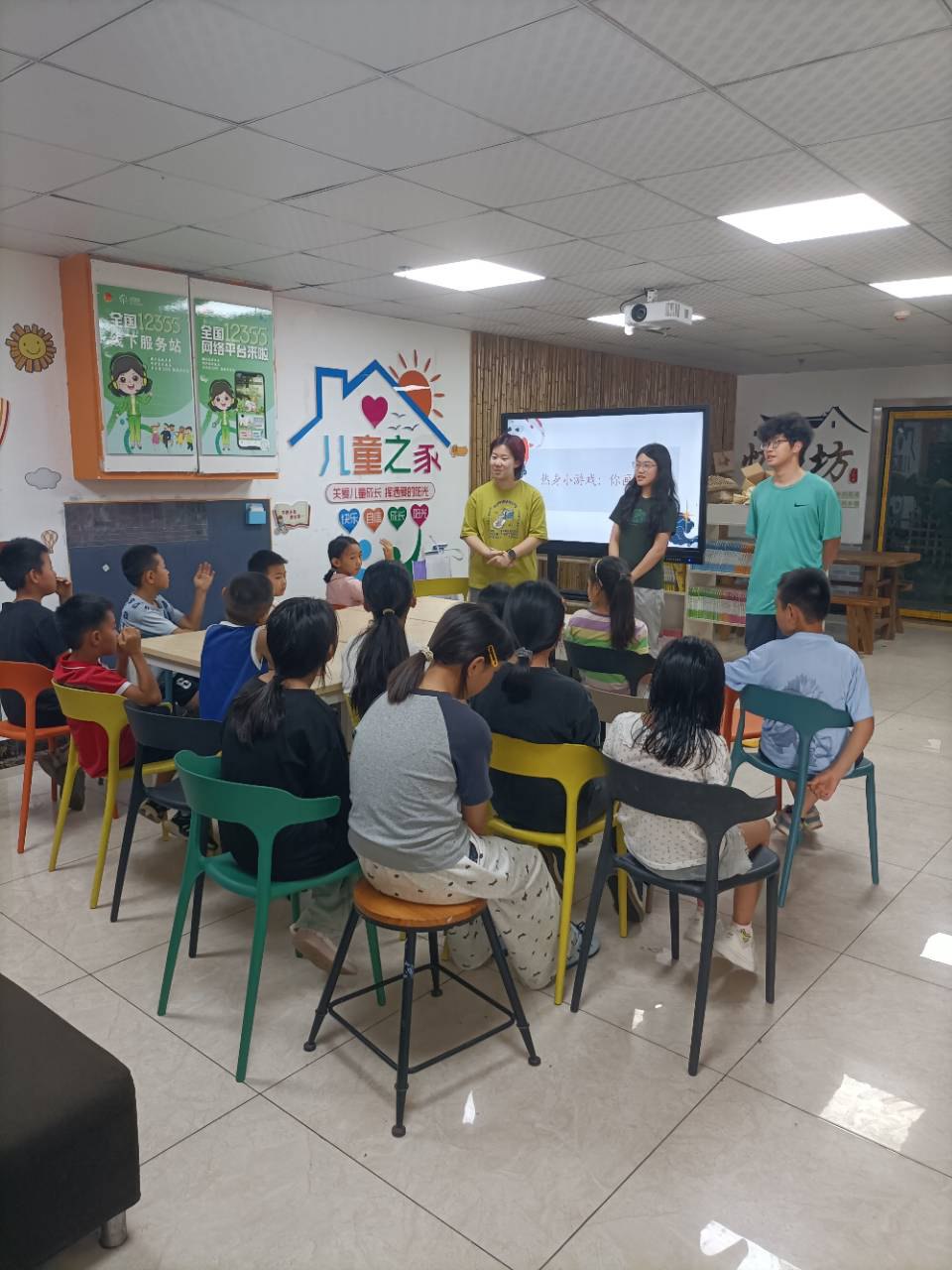 Community meeting with residents and social workers